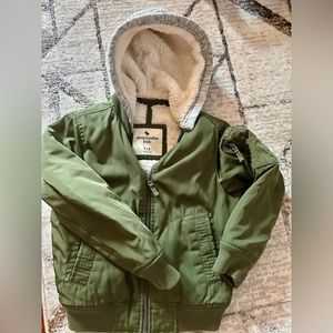 ‼️SOLD‼️ Abercrombie kids Green Jacket Size 7/8